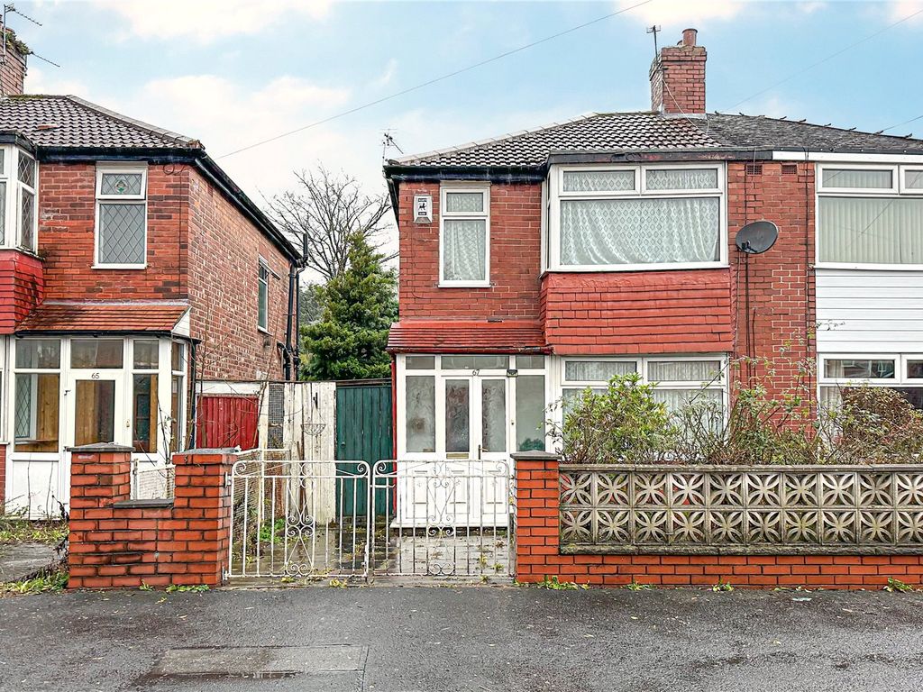 3 bed semidetached house for sale in Welbeck Avenue, Chadderton
