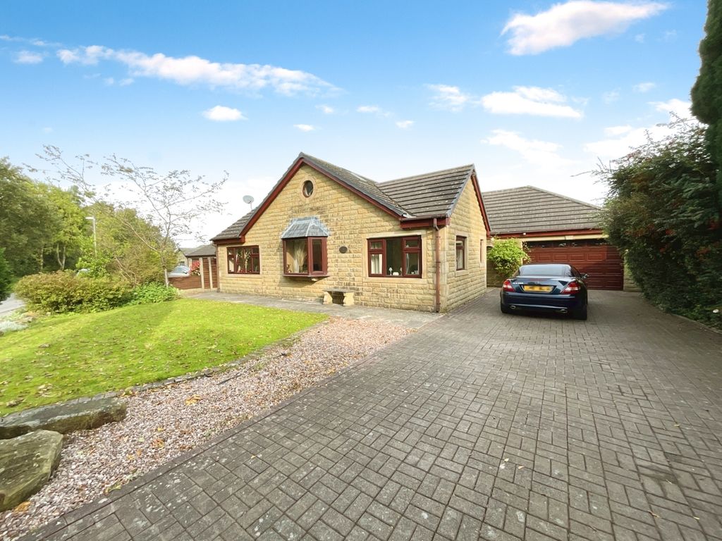 4 bed detached house for sale in Springwood Road, Burnley BB10, £