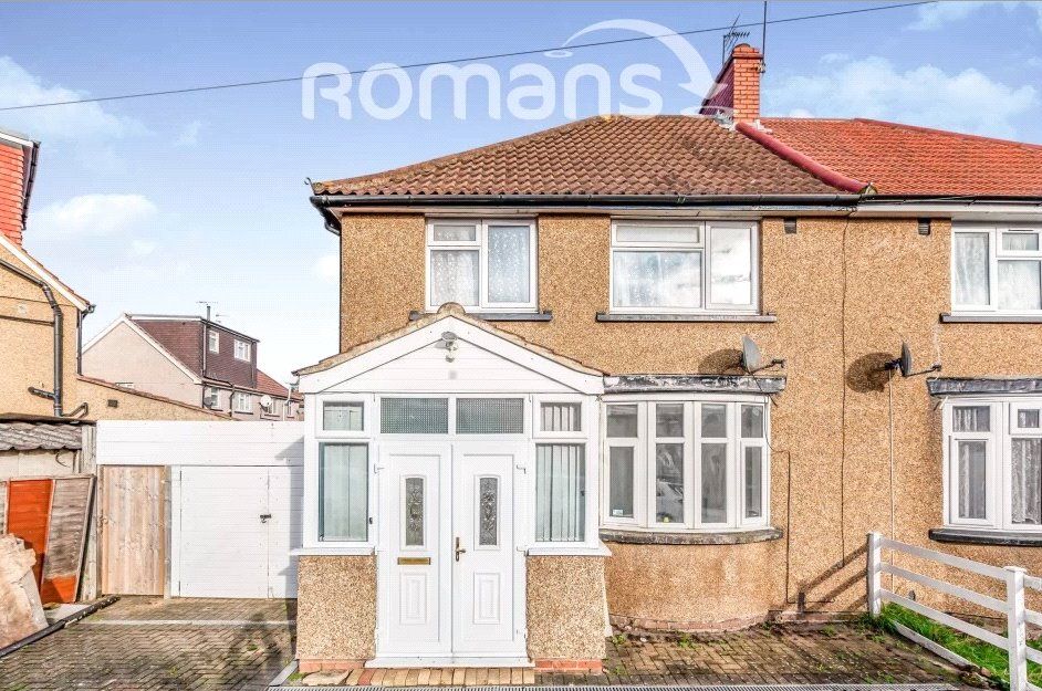 3 bed semidetached house to rent in Princes Road, Feltham TW13, £1,800
