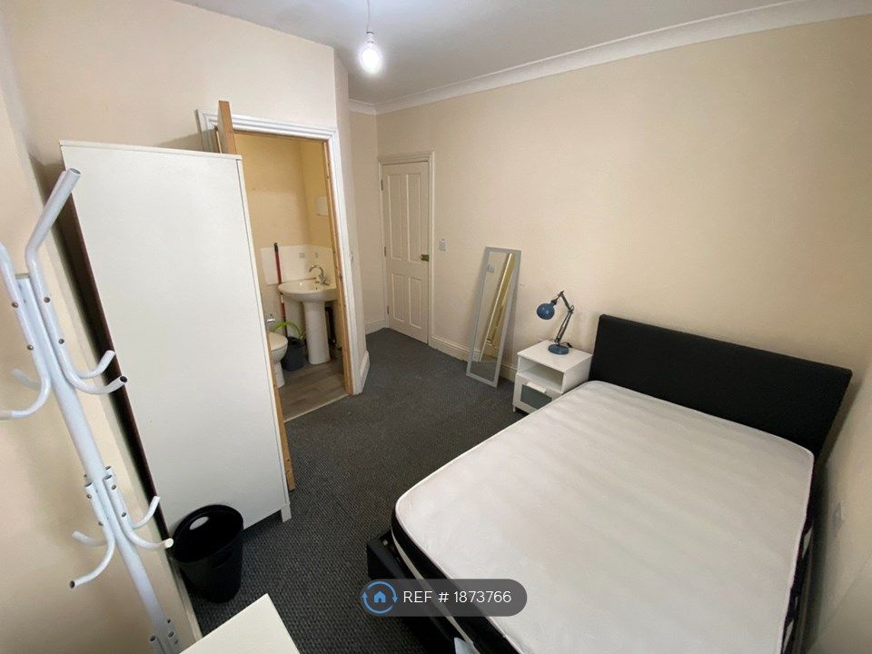 Room to rent in Montpelier Road, Brighton BN1, £500 pcm Zoopla