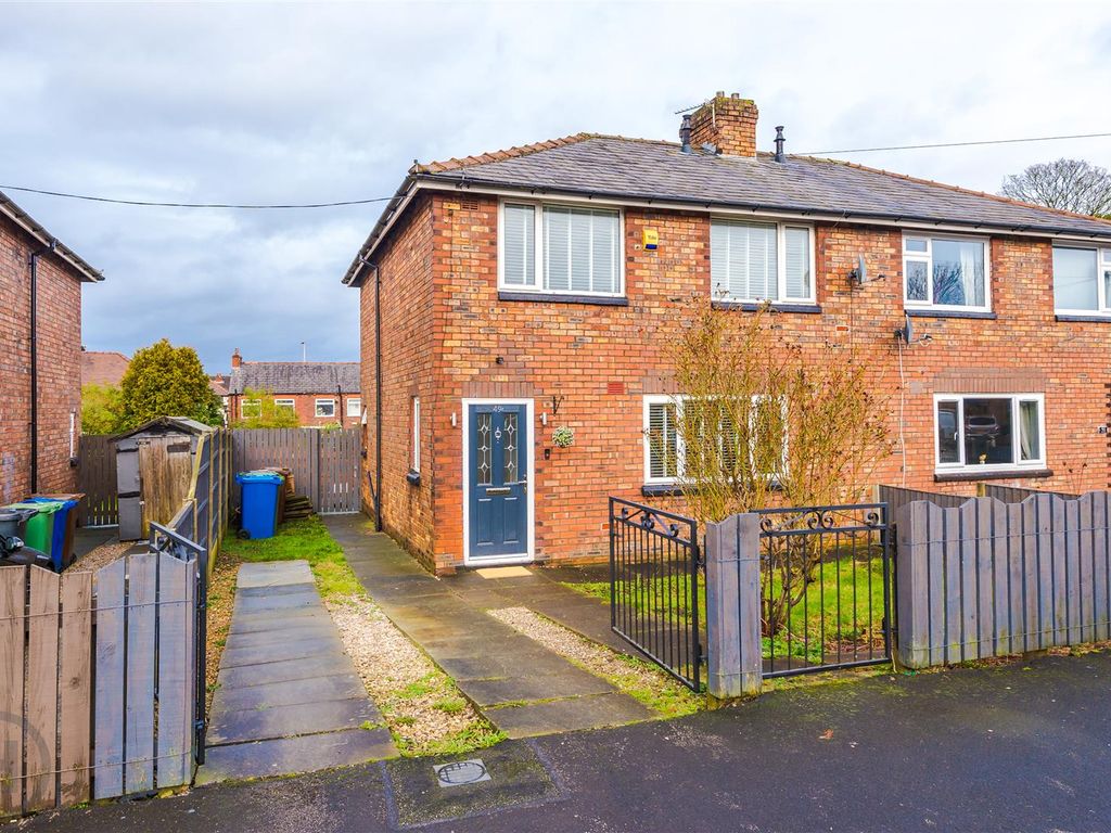 3 bed semidetached house for sale in Lynton Road, Tyldesley