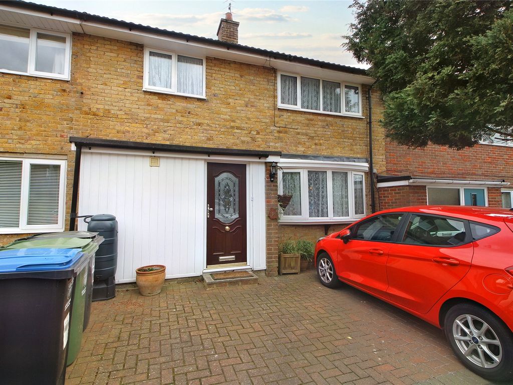 3 bed detached house for sale in Larchwood Road, Adeyfield, Hemel