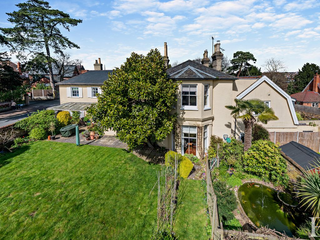 9 bed detached house for sale in Ipswich Road, Stowmarket IP14, £