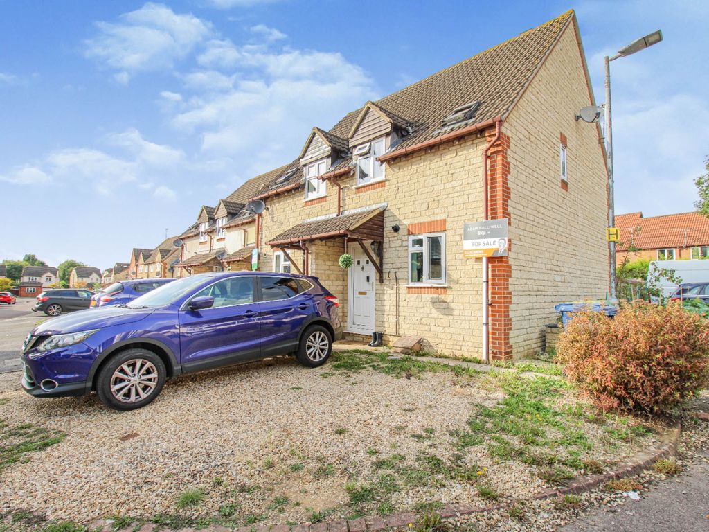 2 bed end terrace house for sale in Cutsdean Close, Cleeve