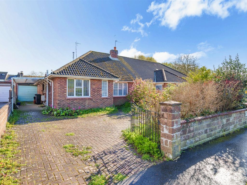 2 bed bungalow for sale in 4 Ettrick Close, Chichester, West Sussex