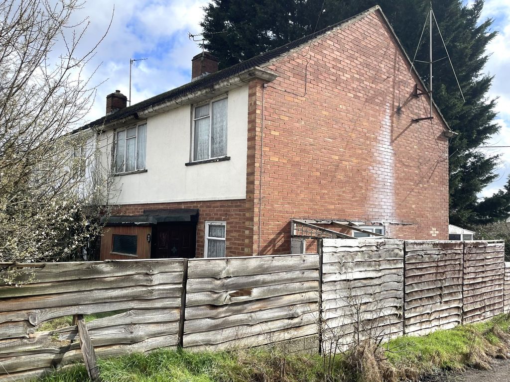 3 bed semidetached house for sale in Lesford Road, Reading, Berkshire