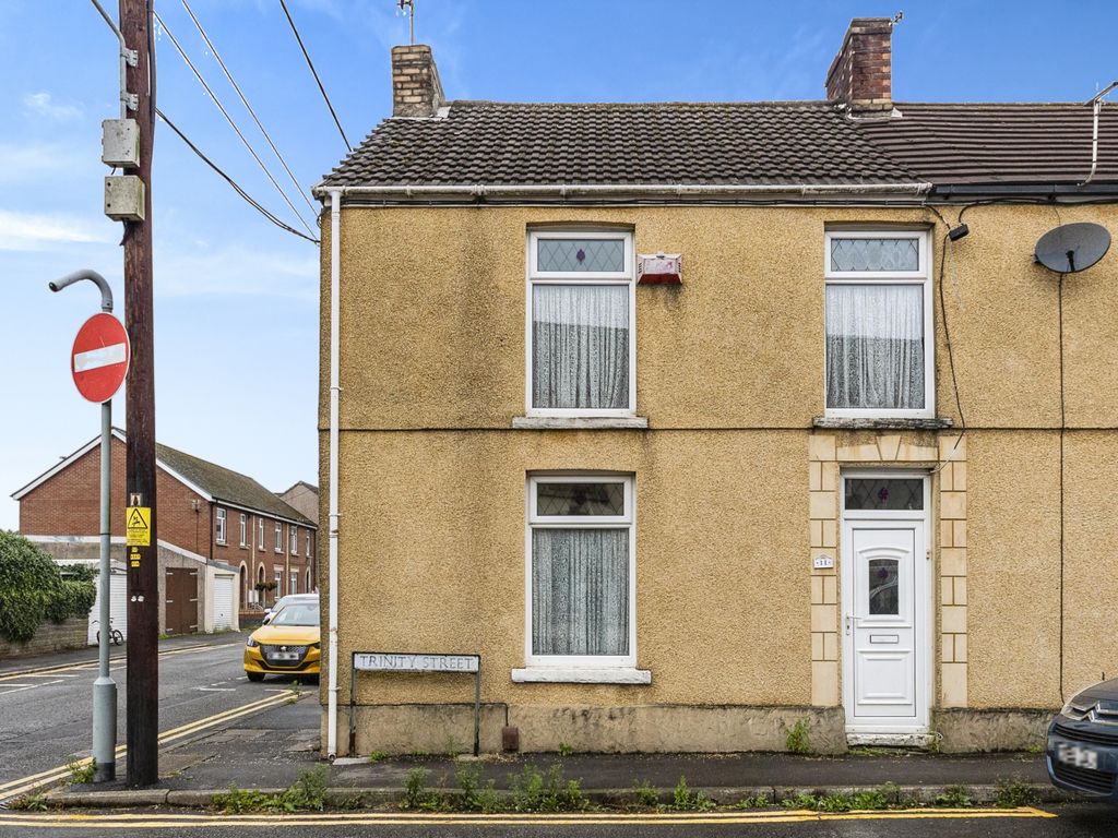 3 bed end terrace house for sale in Trinity Street, Swansea SA4, £