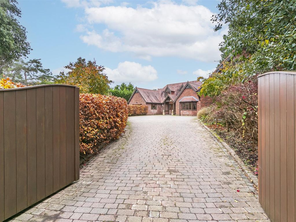 5 bed property for sale in Matchams Lane, Hurn, Christchurch BH23, £