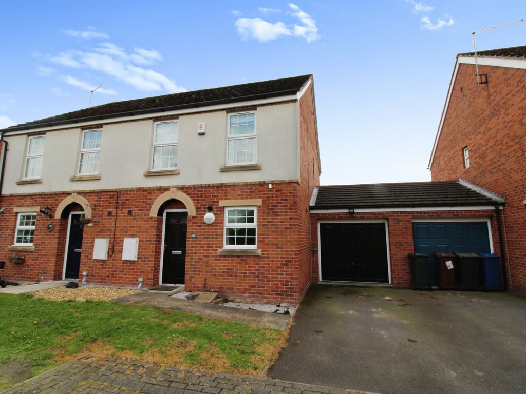 3 bed semidetached house for sale in Woodcross Avenue, Grimethorpe