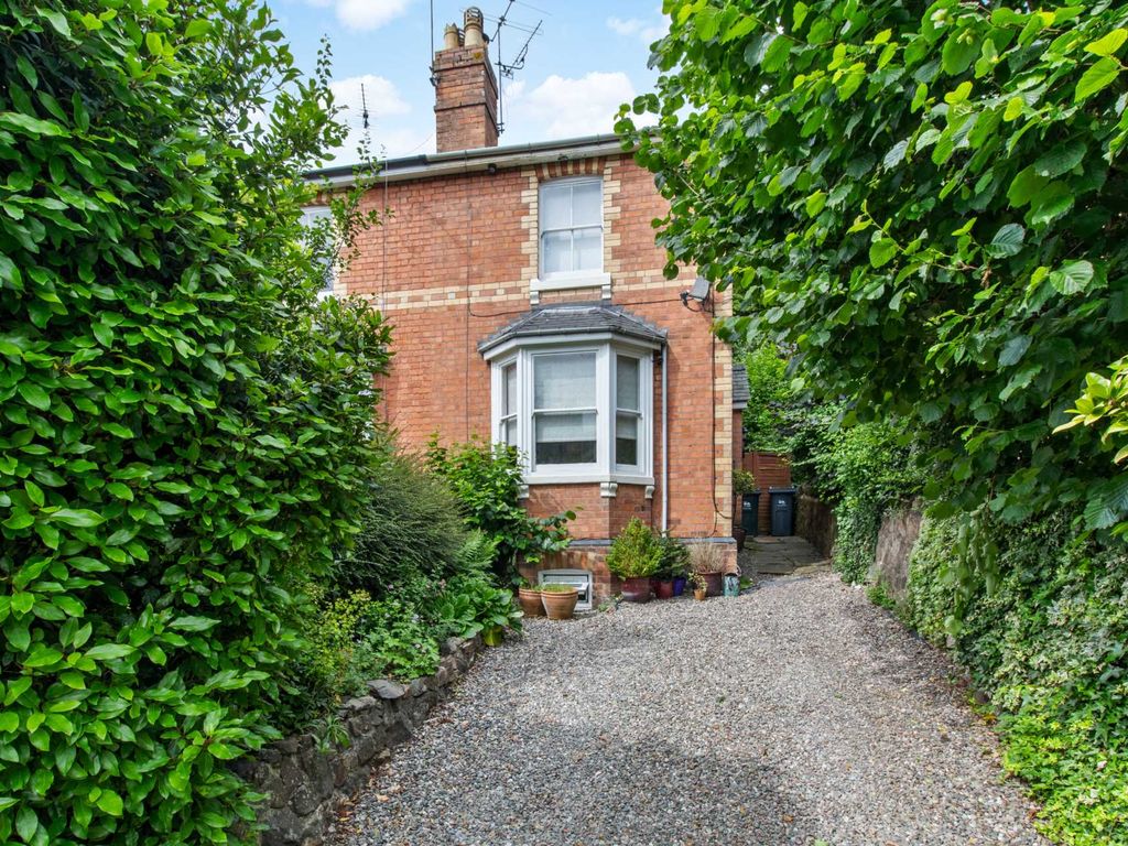 3 bed semidetached house for sale in Newtown Road, Malvern WR14 Zoopla