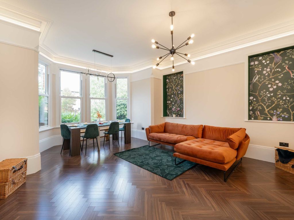 2 bed flat for sale in Colney Hatch Lane, London N10, £500,000 Zoopla