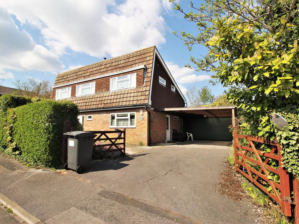 4 bed property for sale in High Hazel, Hazel Grove, Clanfield PO8 Zoopla