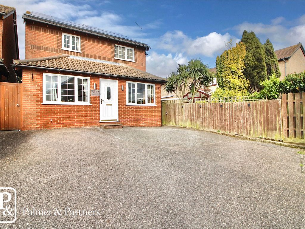 4 bed detached house for sale in Hintlesham Drive, Felixstowe, Suffolk