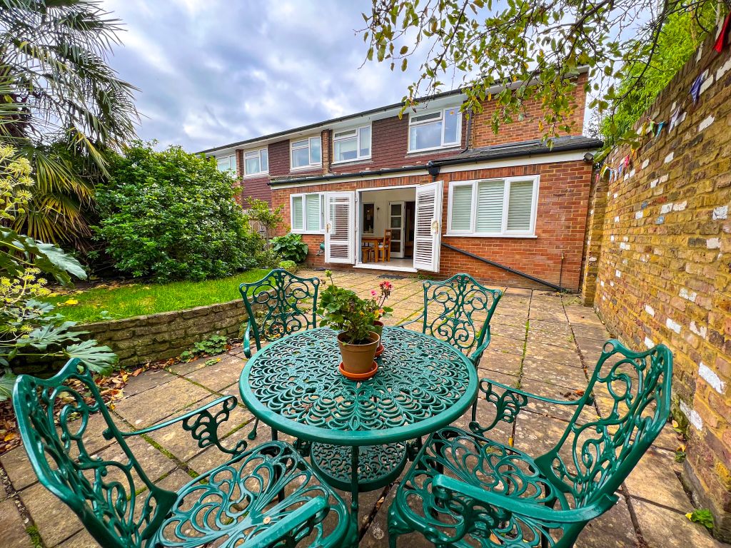 4 bed end terrace house for sale in Park Road, East Molesey KT8 Zoopla