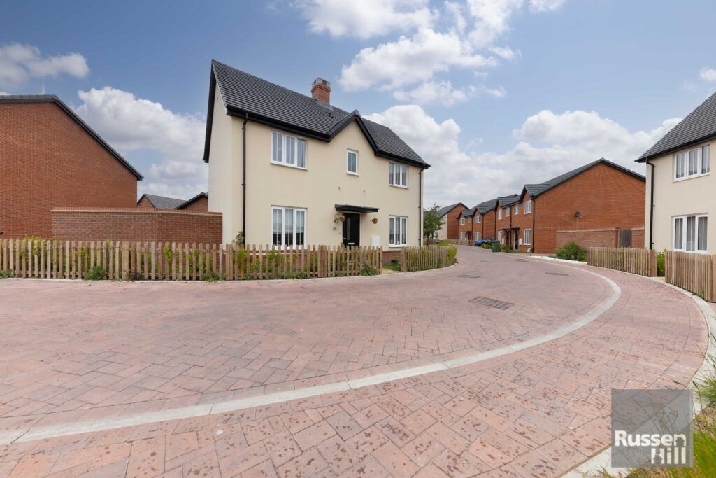 3 bed detached house for sale in Livick Crescent, Hethersett, Norwich