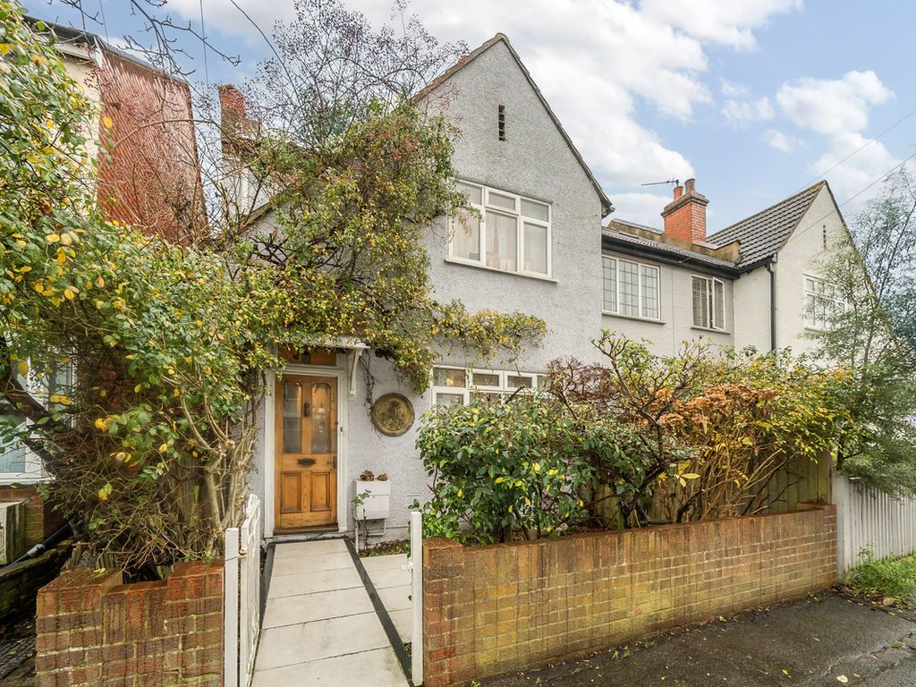 3 bed semidetached house for sale in Grayham Road, New Malden KT3, £