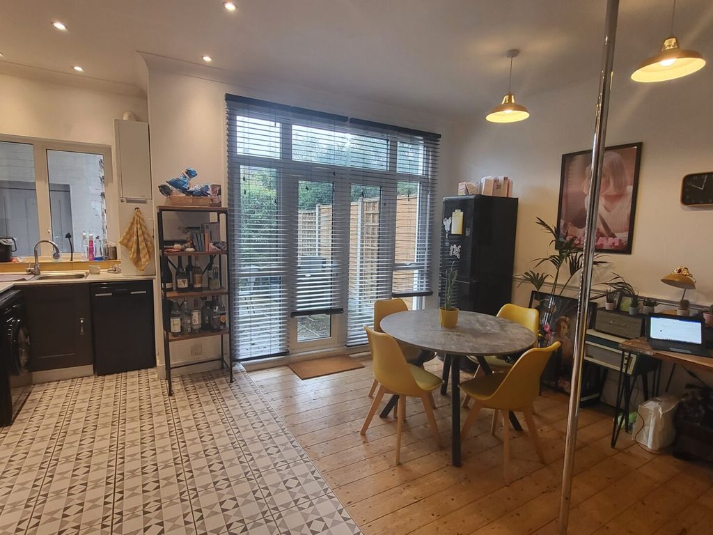 3 bed terraced house to rent in Rutland Road, Harrow HA1 Zoopla