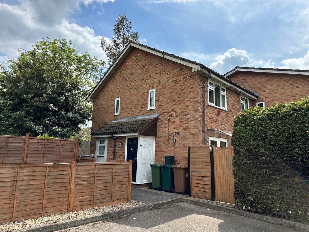 1 bed terraced house for sale in Shellfield Close, Staines TW19 Zoopla