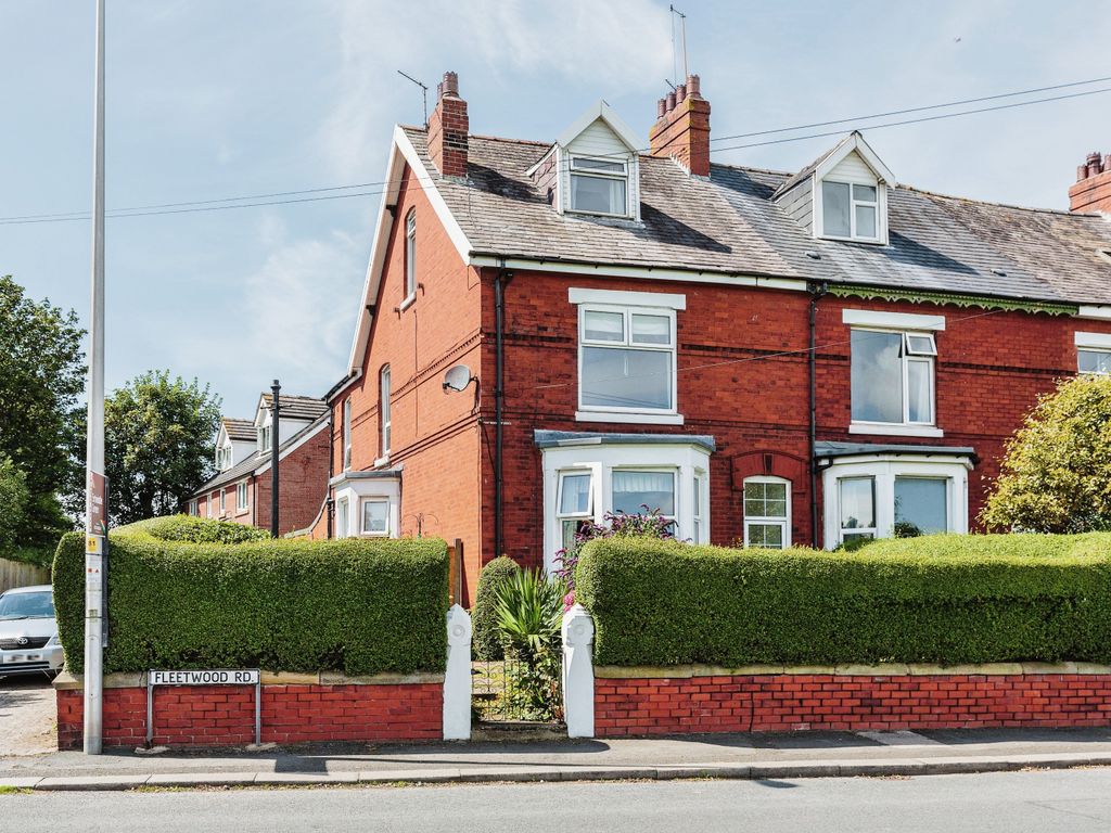 5 bed semidetached house for sale in Fleetwood Road, Thornton