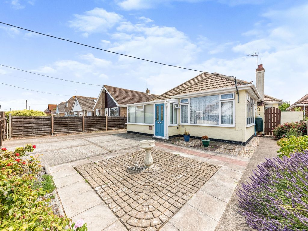3 bed detached bungalow for sale in Seaview Road, Greatstone TN28 Zoopla