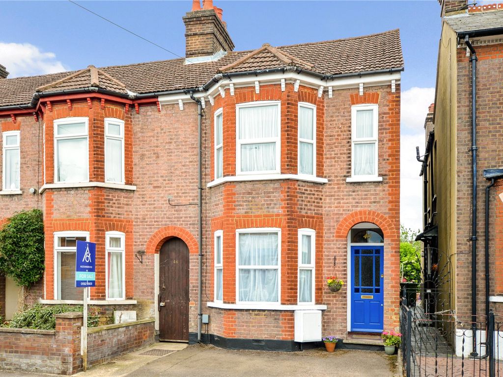 2 bed end terrace house for sale in Great Northern Road, Dunstable