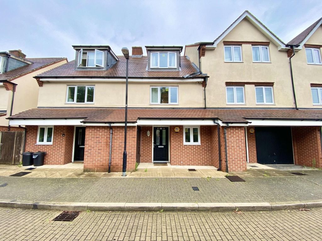 3 bed property to rent in Hamble Drive, Hayes UB3 Zoopla