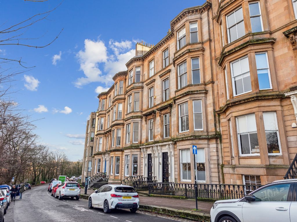 3 bed flat to rent in Park Quadrant, Park District, Glasgow G3, £2,750