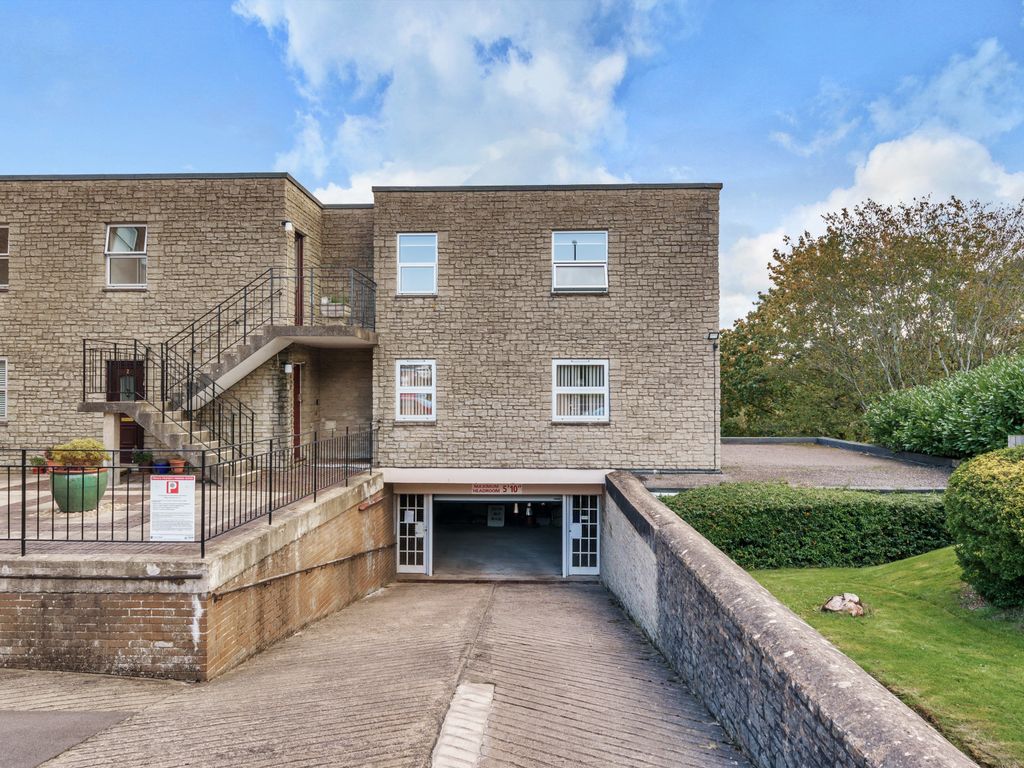 2 bed flat for sale in Temple Street, Keynsham, Bristol, Somerset BS31