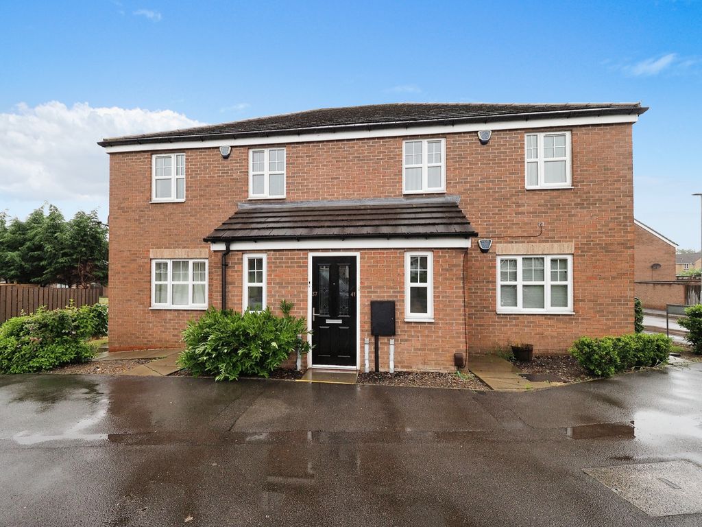 2 bed flat for sale in Ashwood Avenue, KirkbyInAshfield, Nottingham