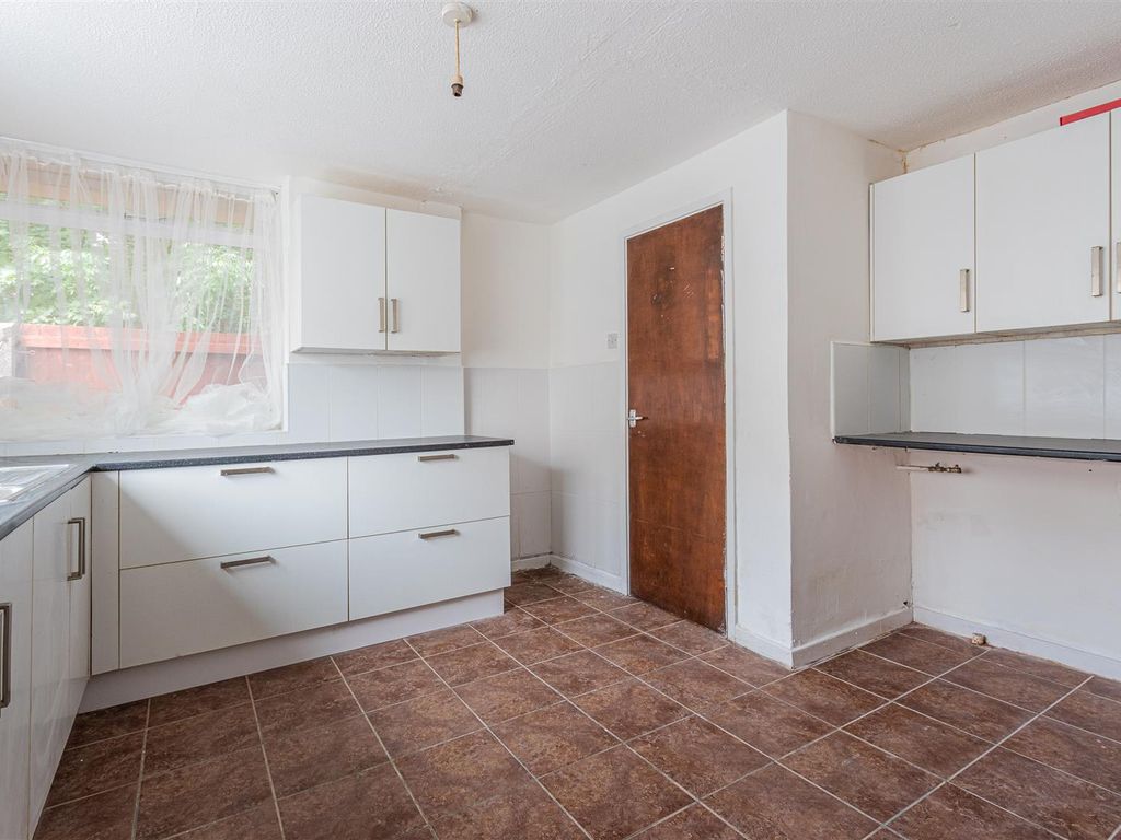 4 bed property for sale in Round Wood, Llanedeyrn, Cardiff CF23, £