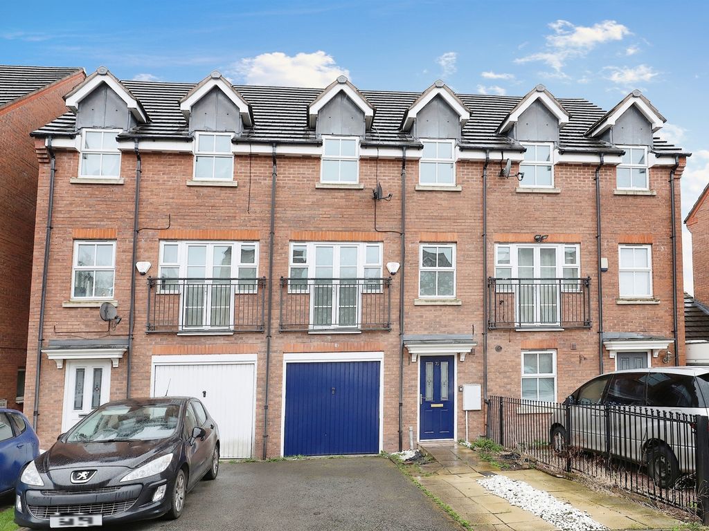 4 bed town house for sale in Bay Avenue, Bilston WV14 Zoopla