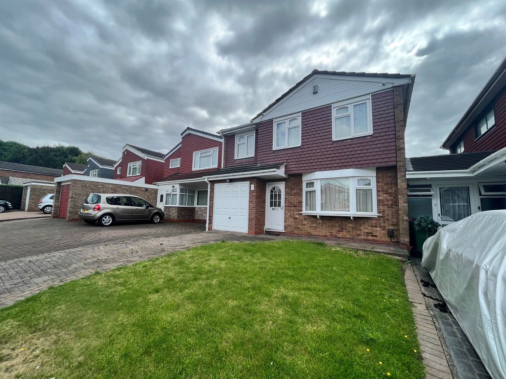 5 bed linkdetached house for sale in St. Kenelms Close, West Bromwich