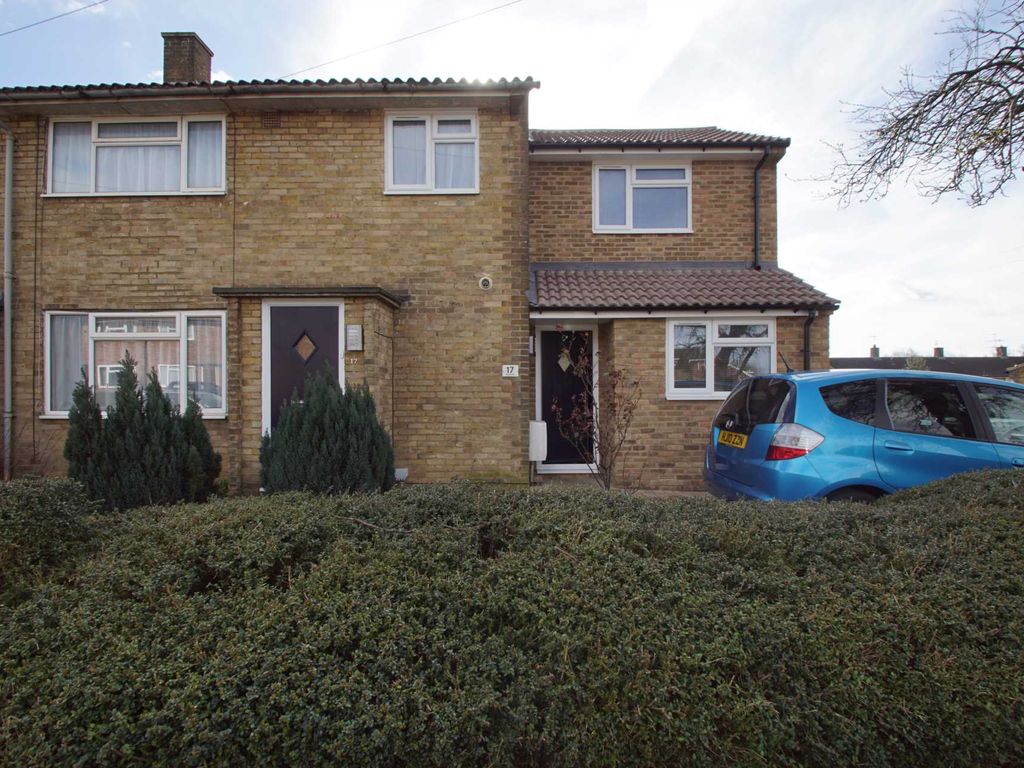 4 bed end terrace house to rent in Turners Hill, Hemel Hempstead HP2, £