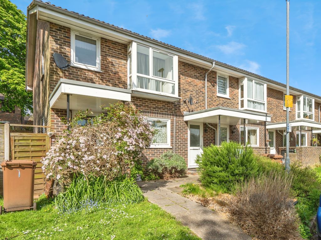 2 bed flat for sale in Lindisfarne Close, Portsmouth, Hampshire PO6, £