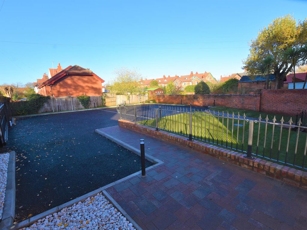 2 bed flat to rent in Victoria Road, Crosby, Liverpool L23 Zoopla