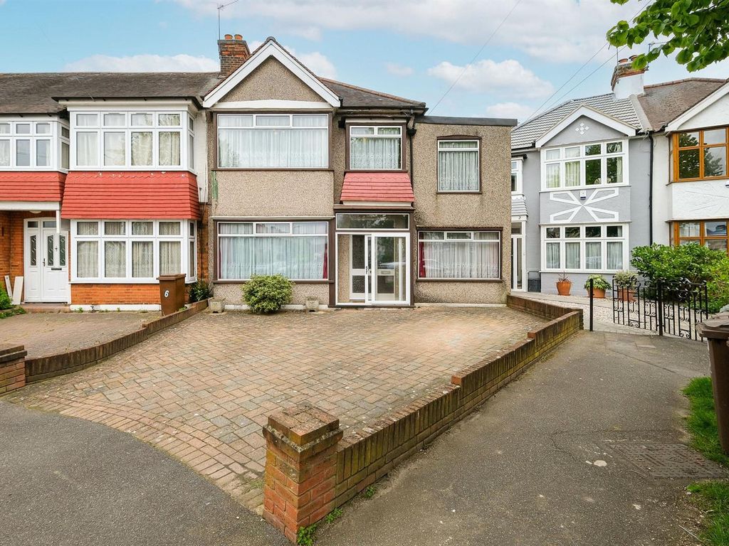 4 bed end terrace house for sale in Woodside Gardens, London E4 Zoopla