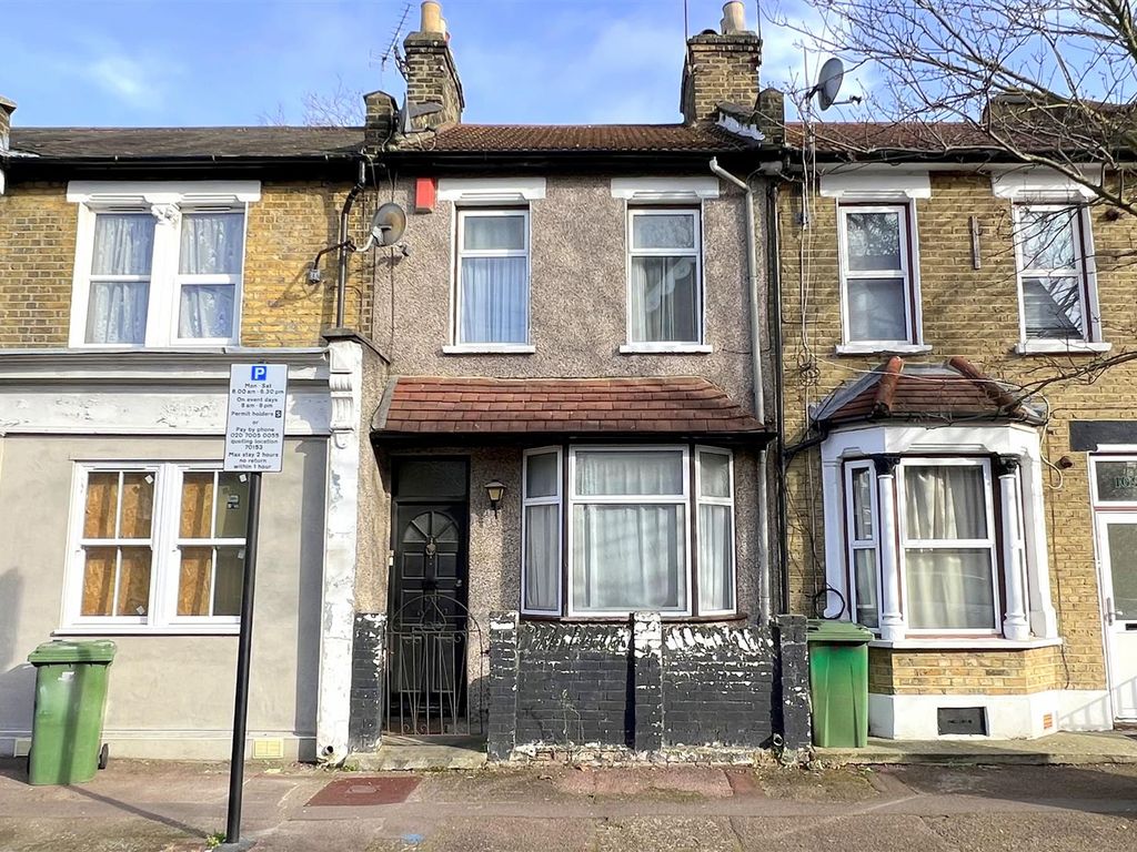 2 bed property for sale in Tennyson Road, London E15 Zoopla