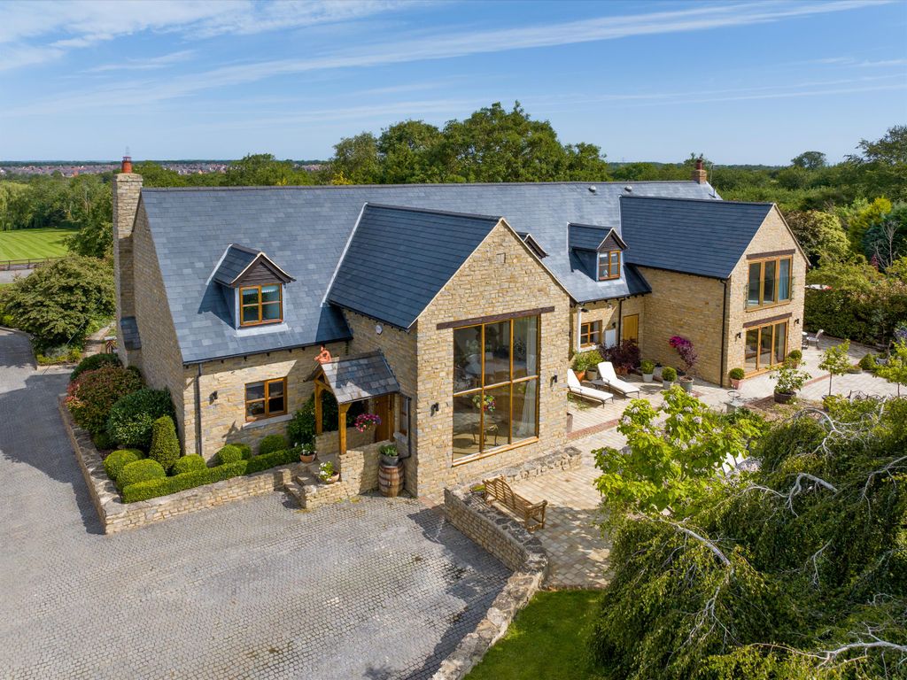 6 bed detached house for sale in Upper Weald, Calverton