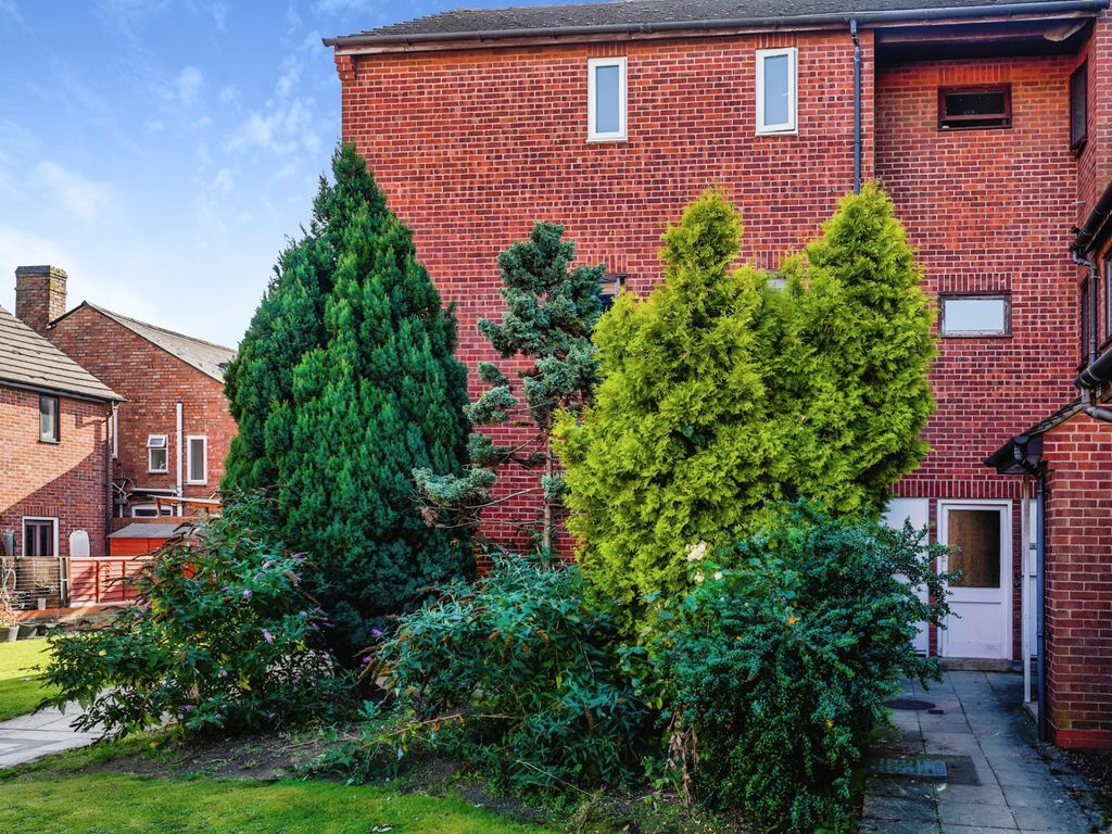 1 bed flat for sale in Haines Place, Bewdley Street, Evesham WR11, £60,000 Zoopla