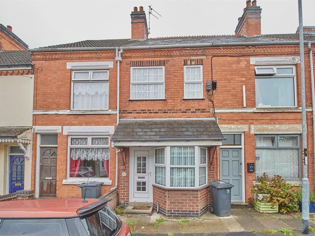 3 bed terraced house for sale in The Lawns, Hinckley LE10, £175,000