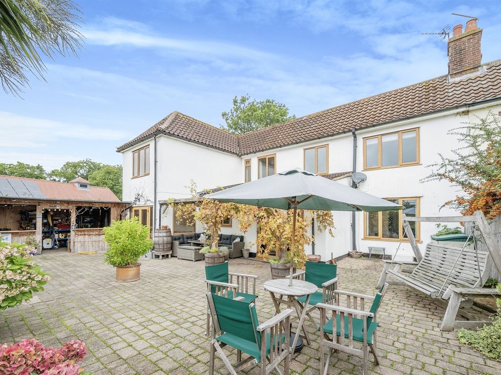 4 bed semidetached house for sale in School Road, Neatishead, Norwich