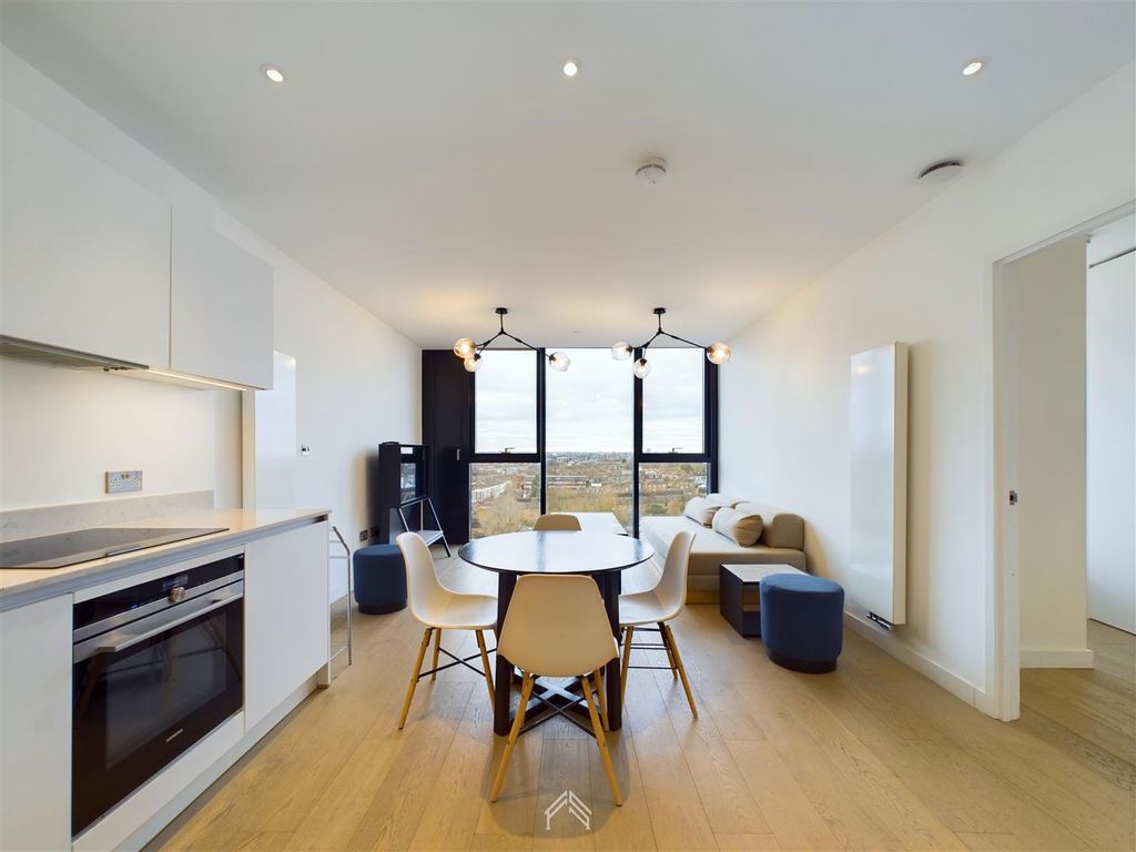 1 bed flat to rent in Highgate Hill, London N19, £2,200 pcm Zoopla