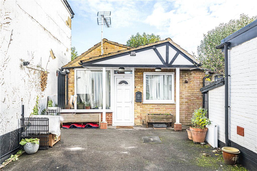 1 bed bungalow for sale in St. Lukes Road, Old Windsor, Berkshire SL4