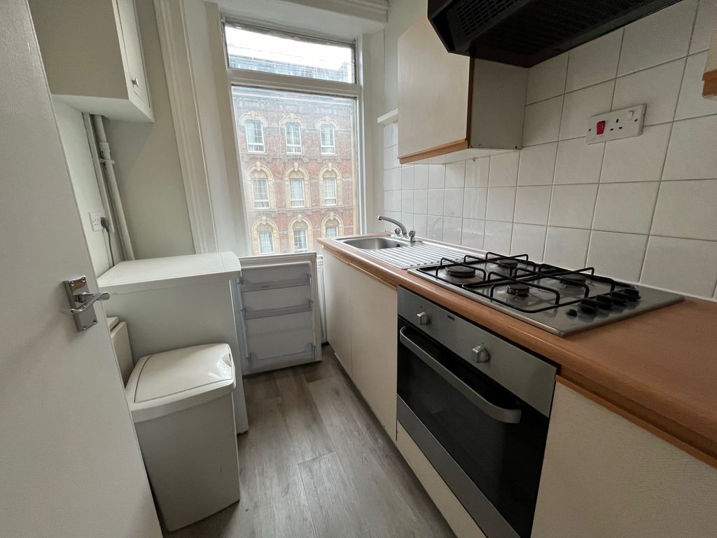 2 bed flat to rent in Commercial Street, Spitalfields, London E1, £