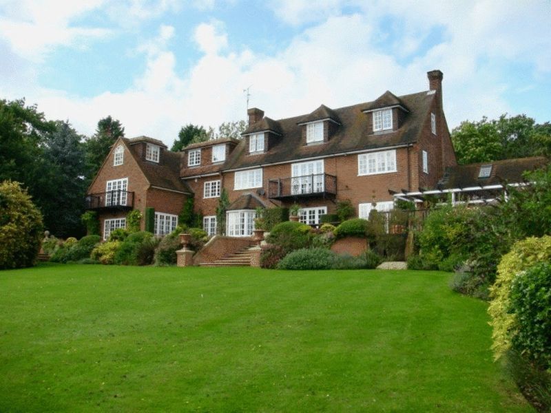 1 bed flat to rent in Whitepit Lane, Wooburn Green, High HP10