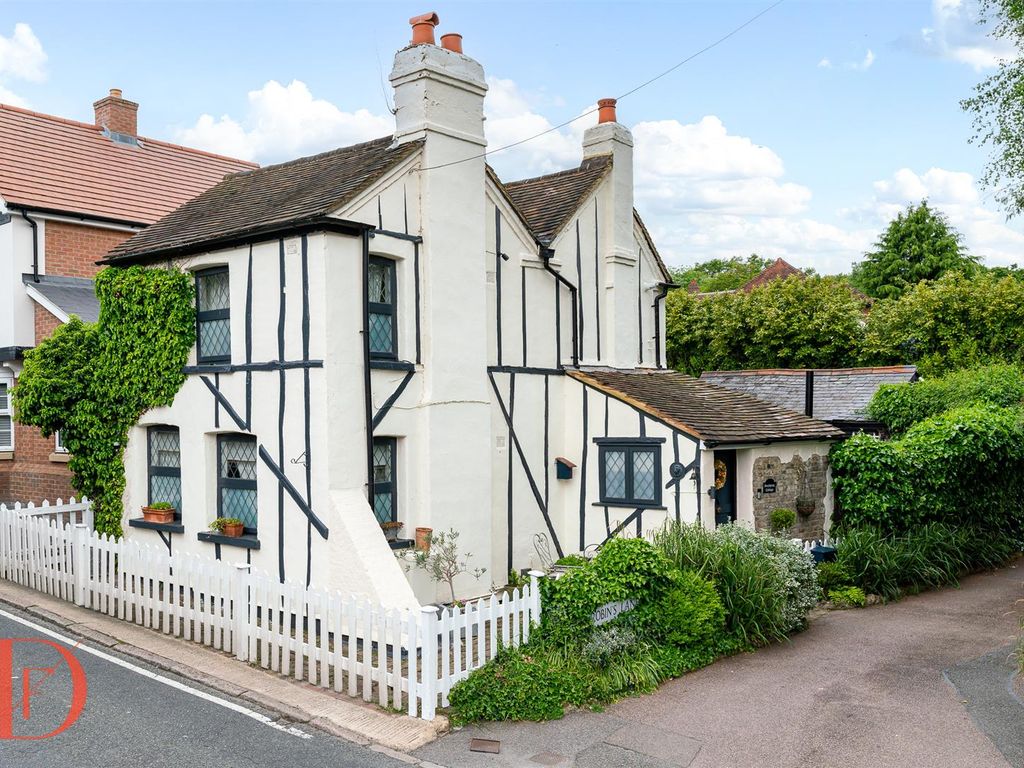 2 bed detached house for sale in Coppice Row, Theydon Bois, Epping CM16