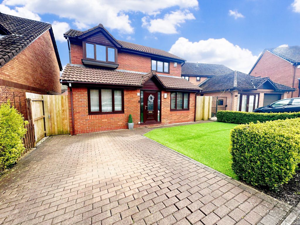 3 bed detached house for sale in Bryn Aur, CoedYCwm, Pontypridd CF37
