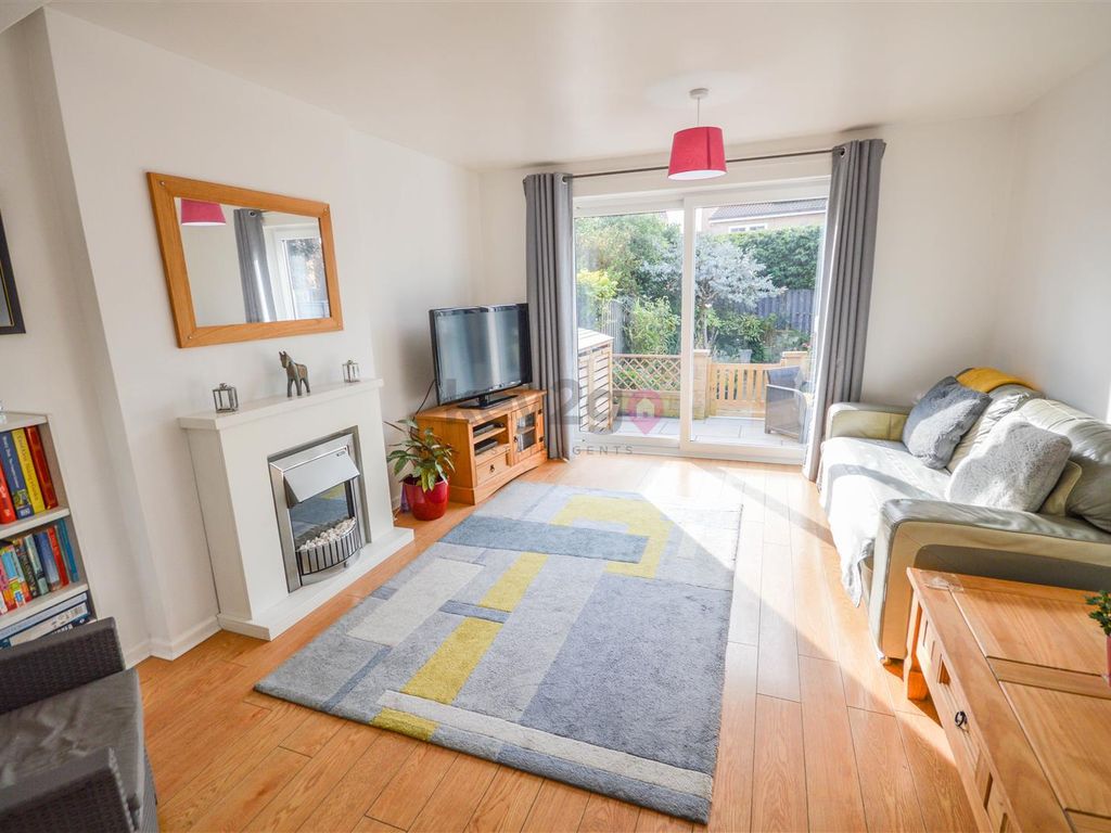 3 bed town house for sale in Grizedale Close, Sothall, Sheffield S20, £