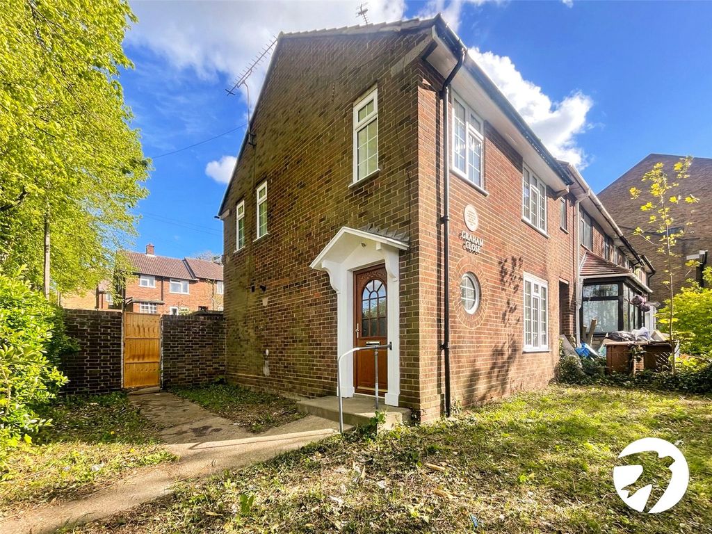 2 bed detached house to rent in Westcourt Street, Gillingham, Kent ME7, £1,400 pcm Zoopla