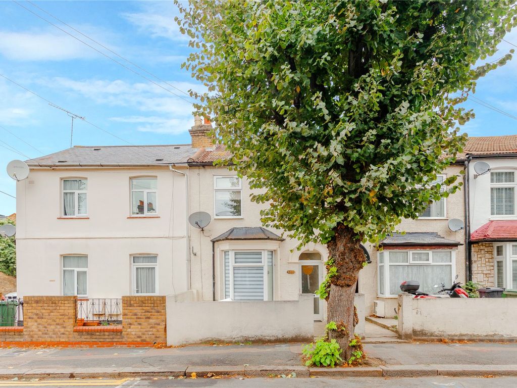 3 bed terraced house to rent in Northcote Road, Walthamstow, London E17